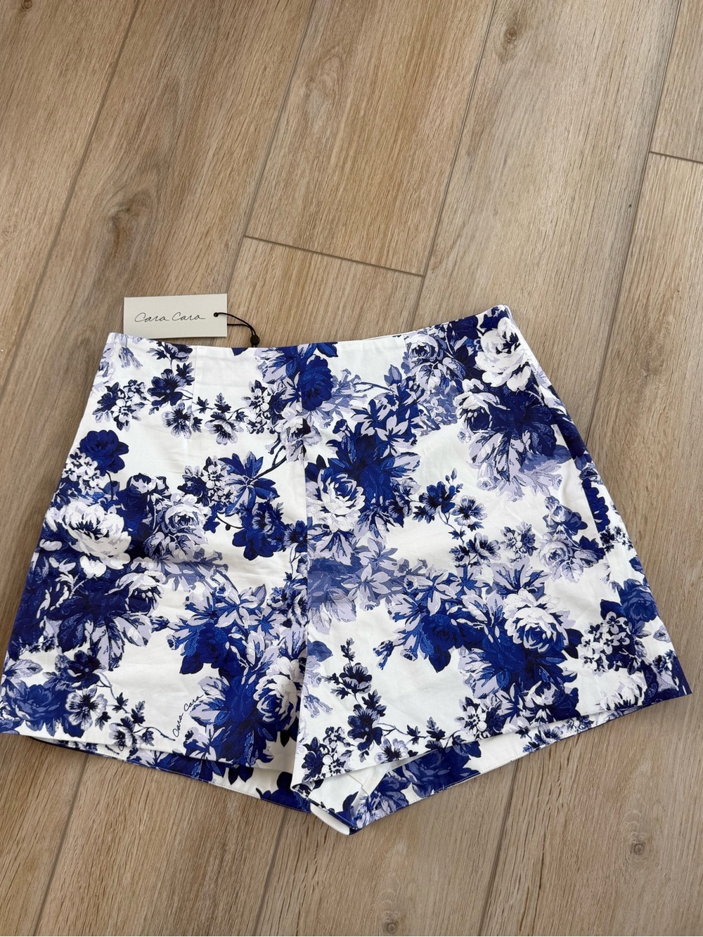 Cara Cara White & Blue Floral High-Rise Shorts